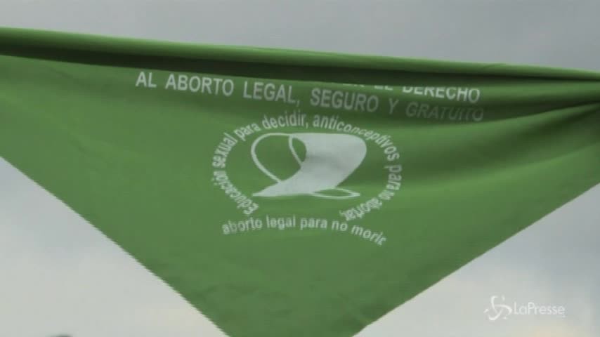 Argentina, donne in piazza per la depenalizzazione dell’aborto