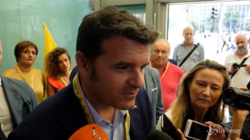 Voucher, Centinaio: “Cgil vuole il referendum? I sindacati restano all’età della pietra”