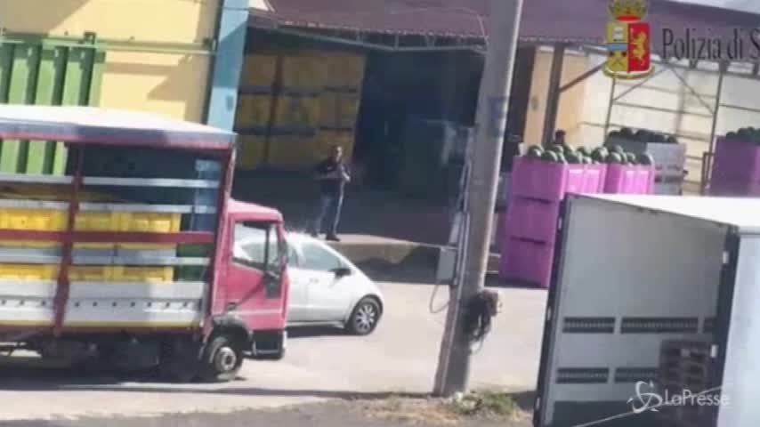 Siracusa, estorsione a aziende agricole: “Qui comandiamo noialtri!”