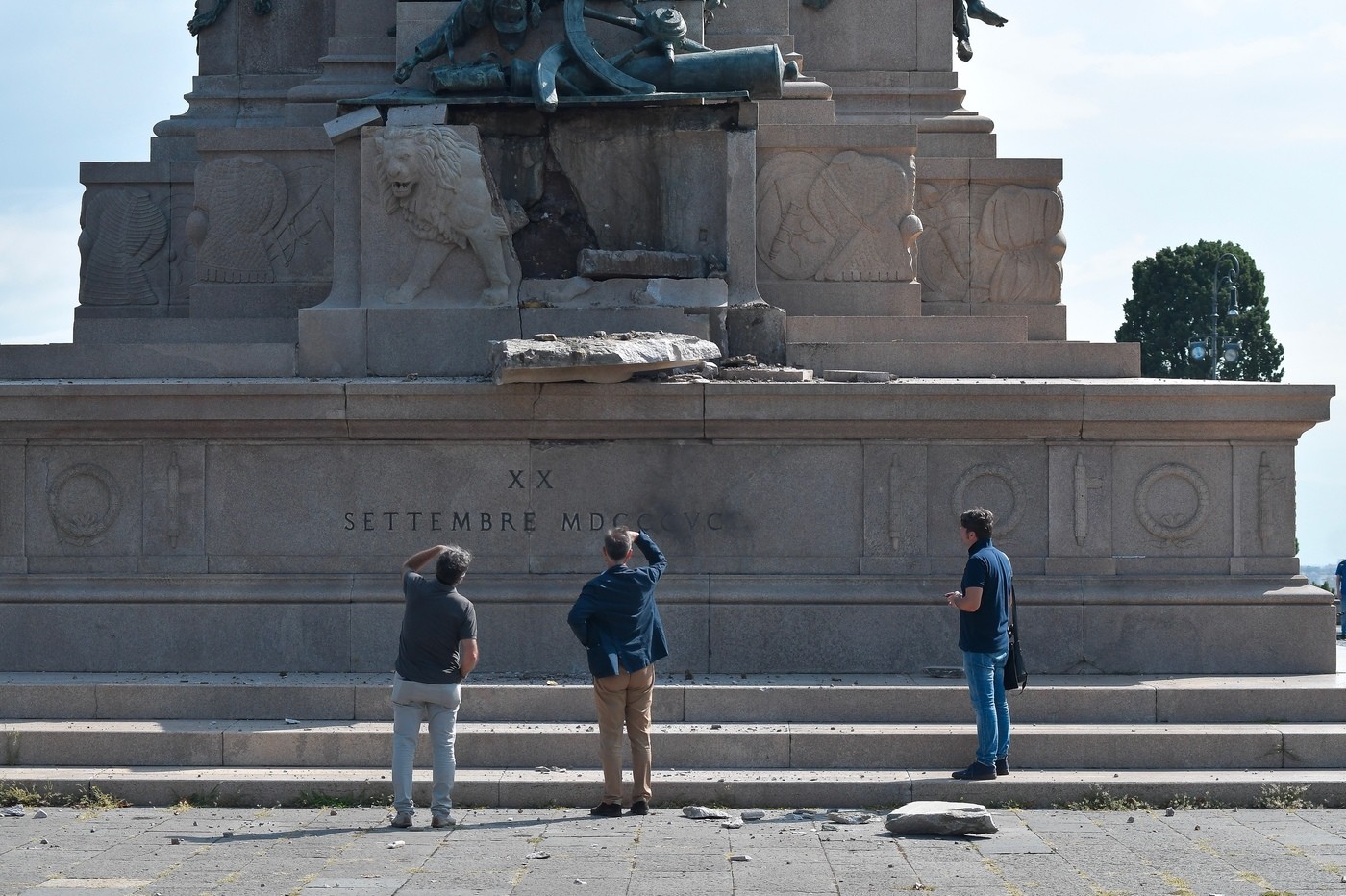 roma crollo statua garibaldi gianicolo emergenza