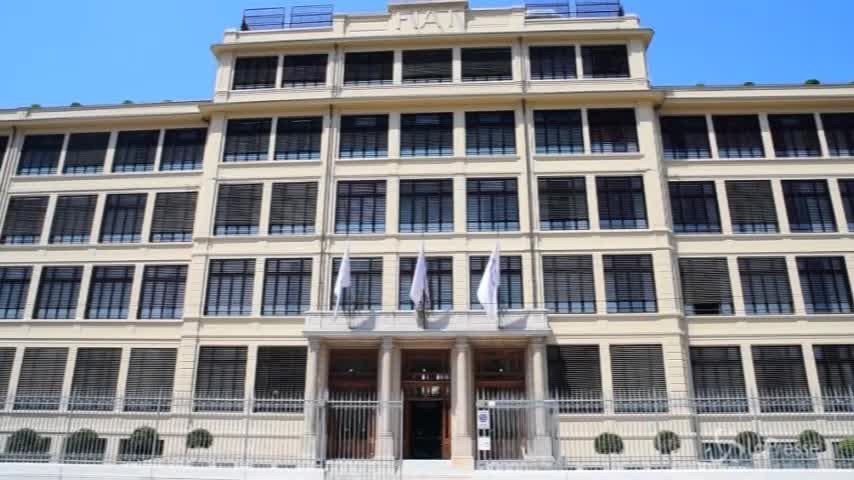 Marchionne, bandiere a mezz’asta al Lingotto