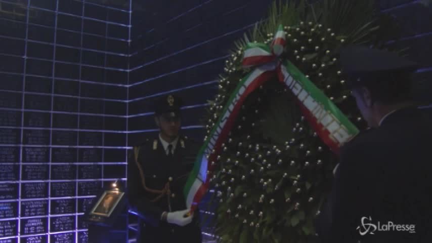 Salvini al Sacrario della Polizia: “Dedico il mio lavoro a onorare passato e futuro”