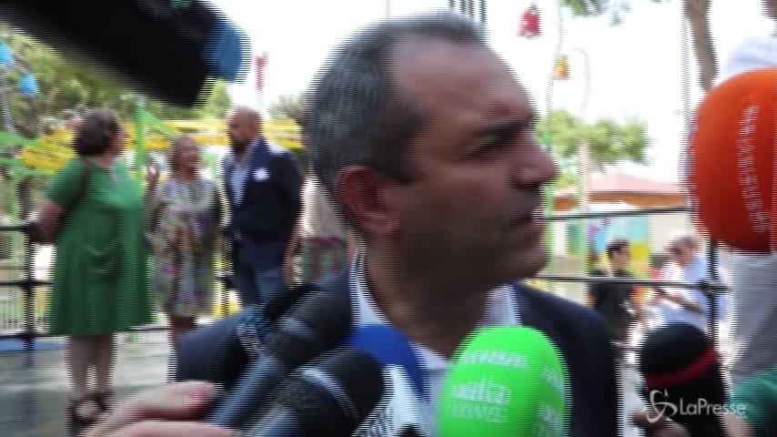Napoli, riapre De Magistris: “Con amore e follia niente è impossibile”