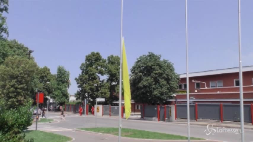 Ferrari, bandiere a mezz’asta a Maranello