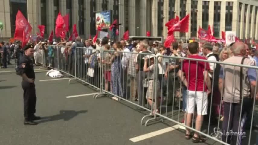 Russia, migliaia in piazza contro la riforma delle pensioni