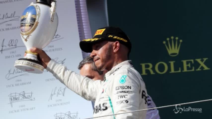 F1, Hamilton trionfa in Ungheria