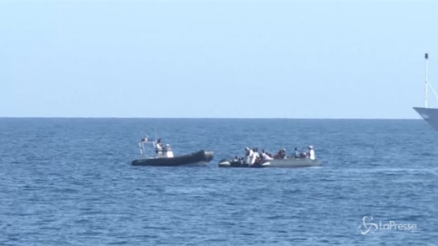 Nave italiana riporta in Libia migranti. Salvini: “Guardia costiera non coinvolta”