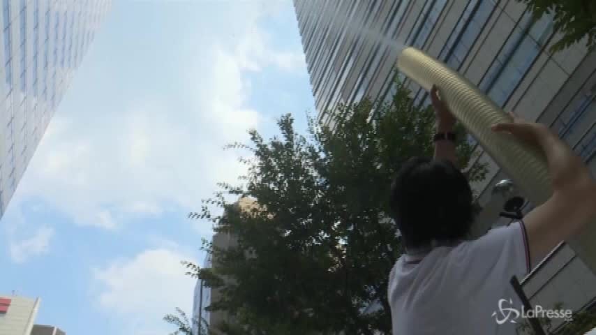 A Tokyo il Festival della neve per combattere il caldo