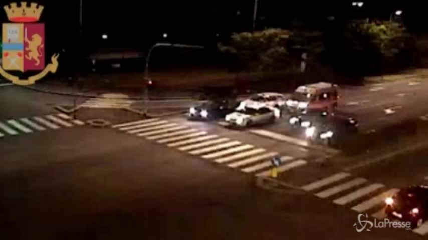 Milano, aggrediscono un poliziotto fuori servizio: due arresti