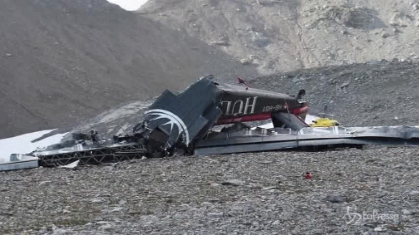 Svizzera, precipita aereo turistico: 20 morti