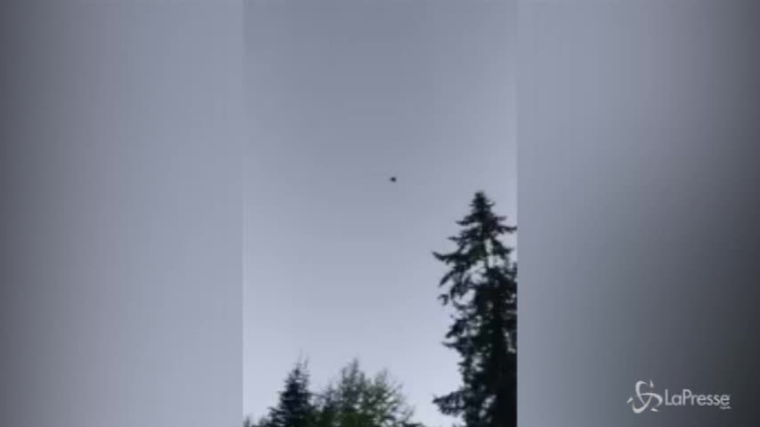 Seattle, ruba aereo e si schianta dopo un’ora di volo. Il video