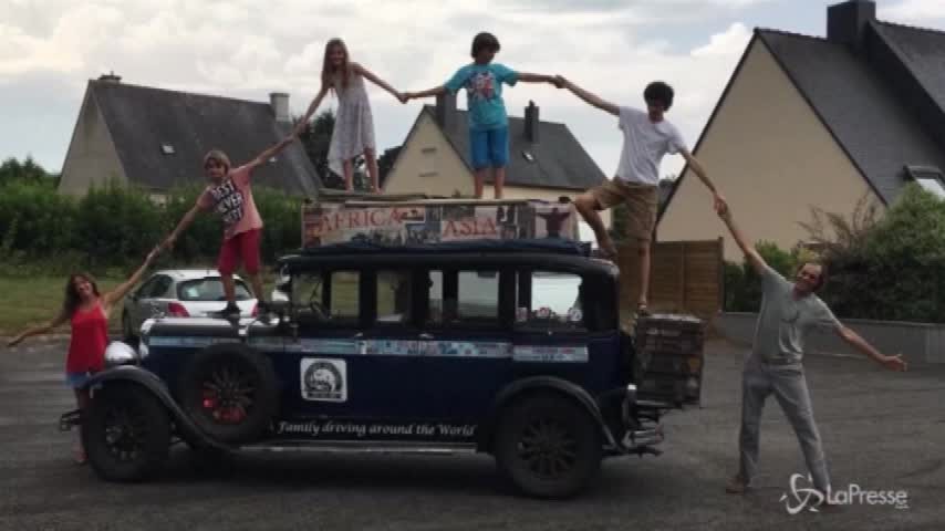 Il giro del mondo degli Zapp: dal 2000 in viaggio su un’auto del 1928