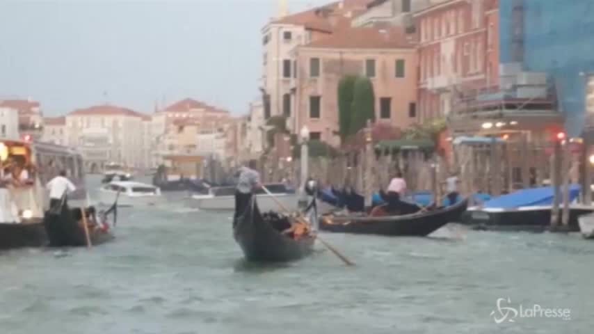 Maltempo, bufera su Venezia