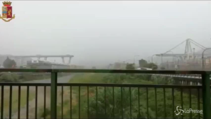 Genova, crollato ponte autostradale. Il video della polizia