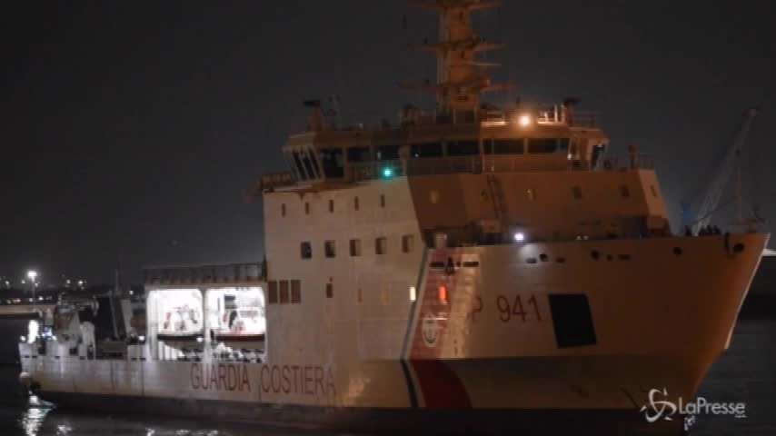 Diciotti, l’appello di medici senza frontiere: “Consentite ai migranti di sbarcare”