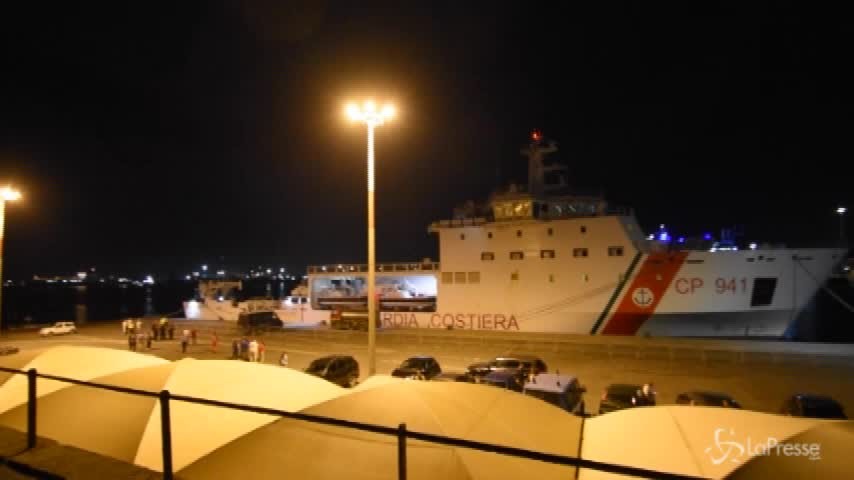 Catania, 27 minori sbarcati dalla nave Diciotti