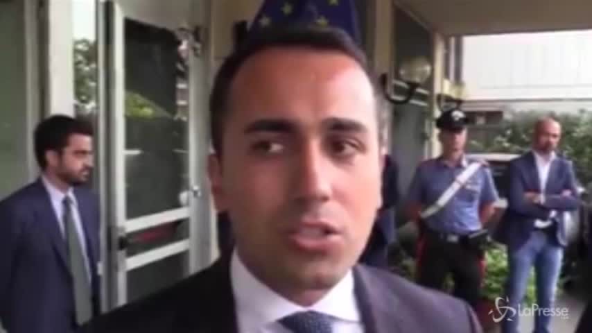Migranti, Di Maio: “Se Ue non ci aiuta blocchiamo i fondi”