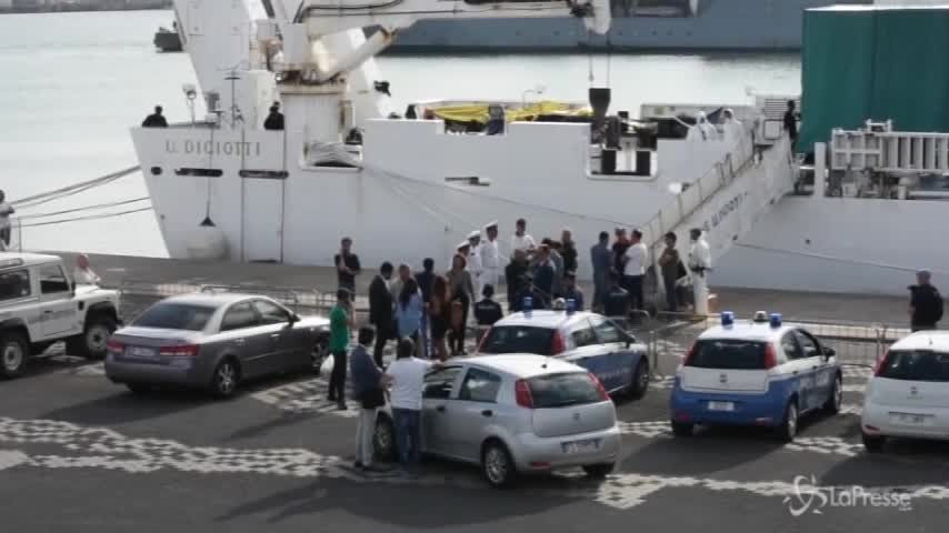 Diciotti, Laura Boldrini sale a bordo della nave