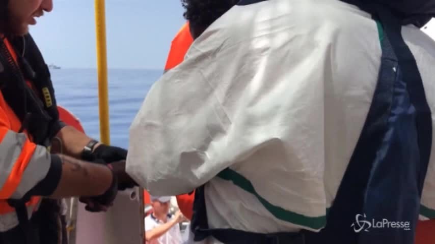 Migranti: scontro Salvini – Macron
