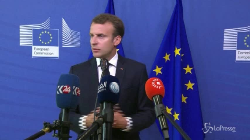 Migranti, Macron: “La Francia non prende lezioni da nessuno”