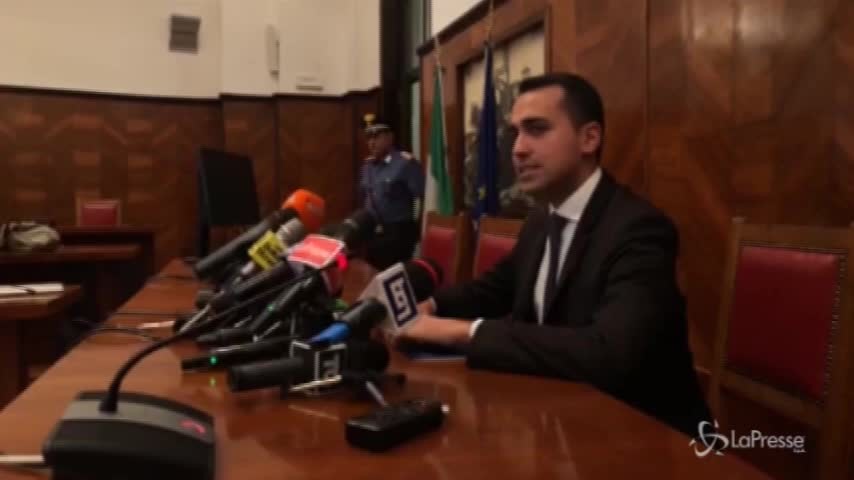 Benzinai, Di Maio: “Sciopero revocato. Rinviata a gennaio fatturazione elettronica”