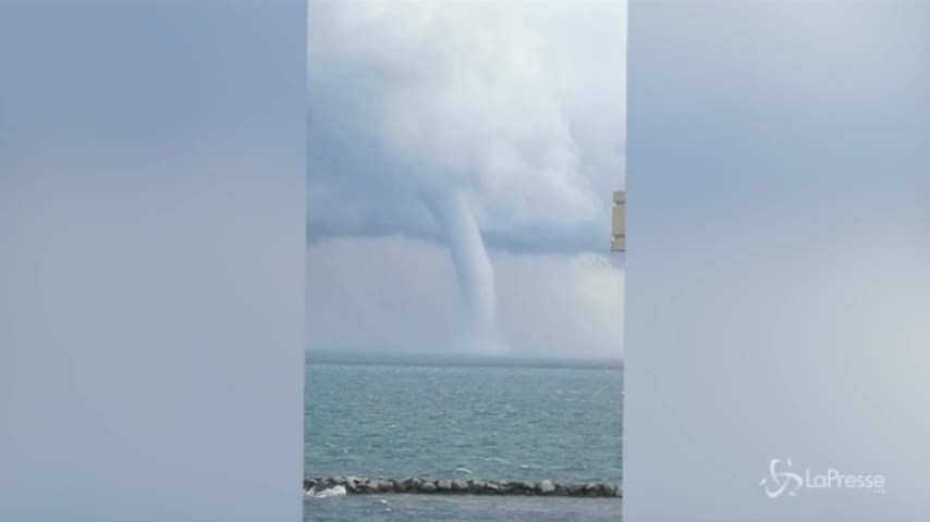 Trombe d’aria a Rimini: le immagini impressionanti