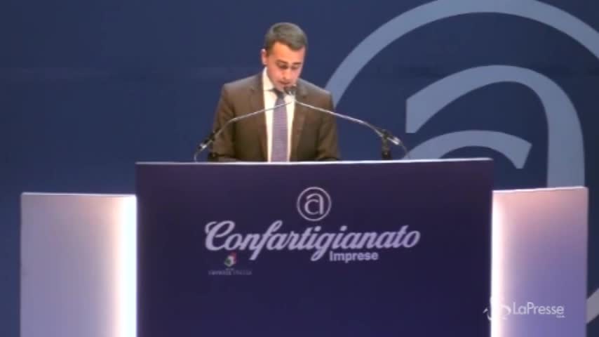 Di Maio: “Chi delocalizza ridia i soldi indietro”