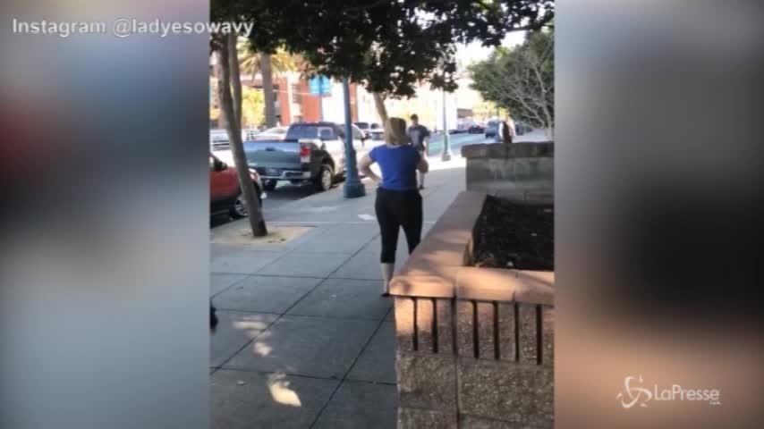 Usa, bimba vende acqua per strada: signora chiama la polizia