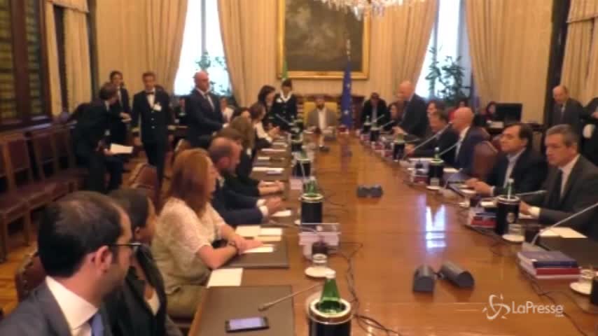 Il presidente Fico presenta la delibera per il taglio dei vitalizi