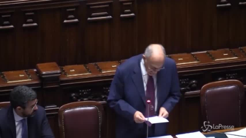 Ue, Savona: “Dal governo ok a risoluzione di maggioranza”