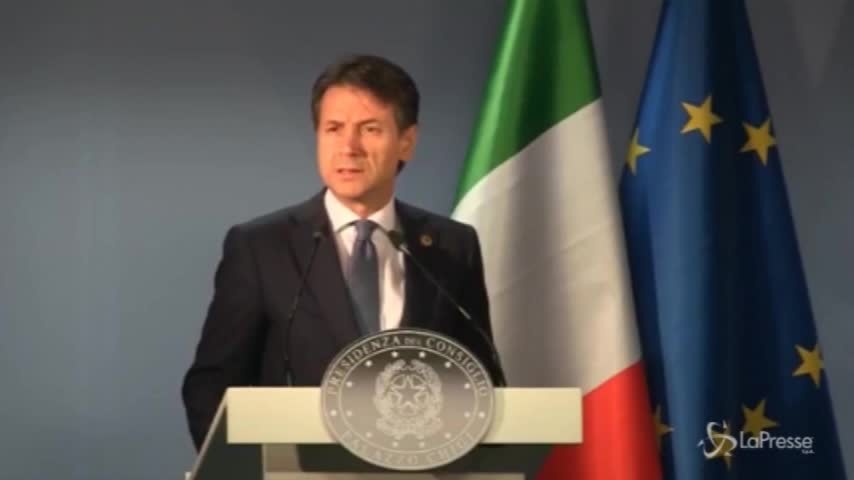 Migranti, Conte: “Macron era stanco, lo smentisco”