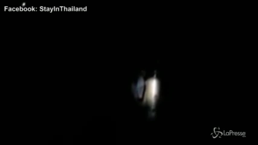 Thailandia, sono vivi i ragazzini intrappolati in una grotta da 9 giorni