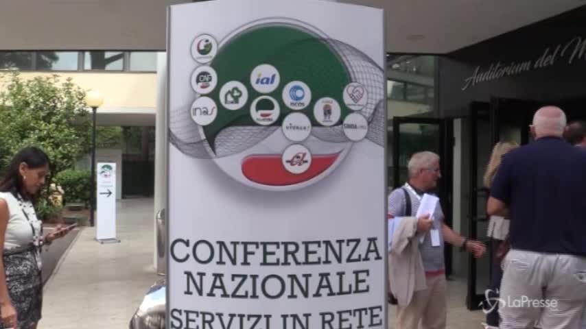 Di Maio: “La dignità viene prima della povertà”