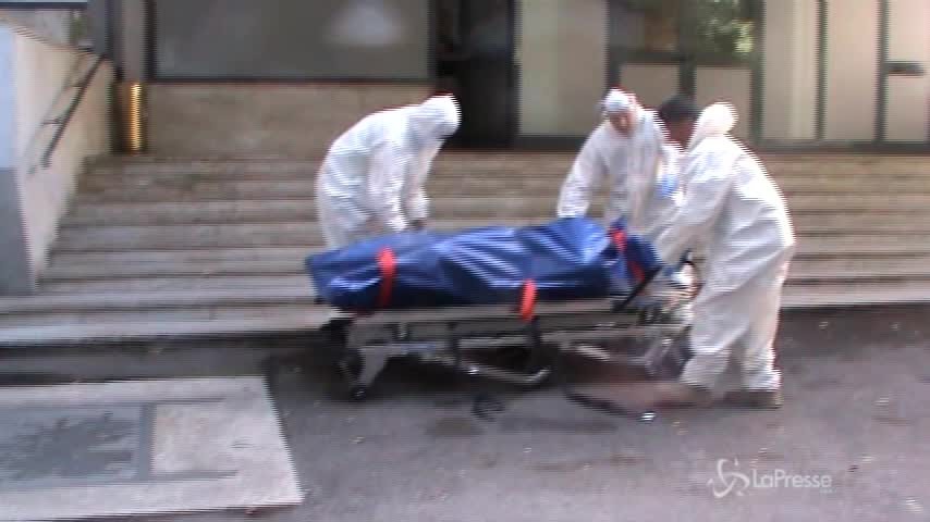 Giovane trovato morto in uno studentato in centro a Milano