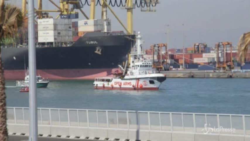 La Open Arms arriva nel porto di Barcellona