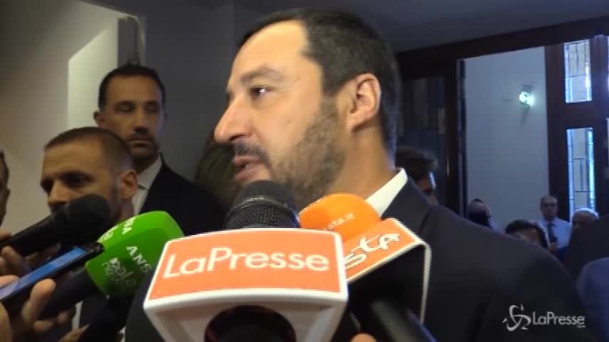 Migranti, stretta di Salvini sul diritto d’asilo