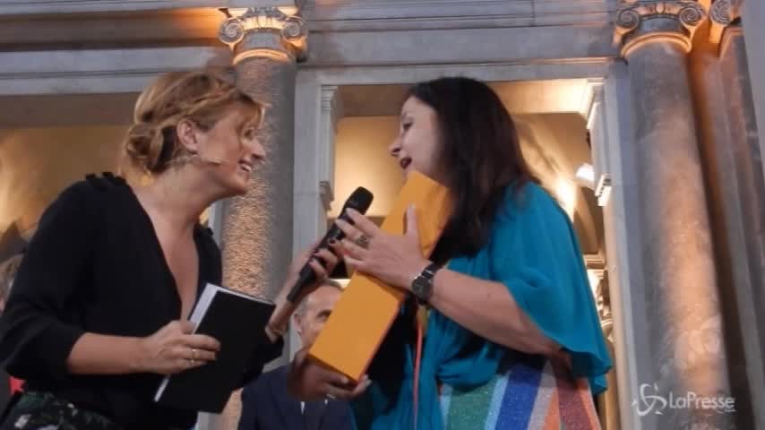 Premio Strega, vince Helena Janeczek con 196 voti: “Sono felicemente sconvolta”