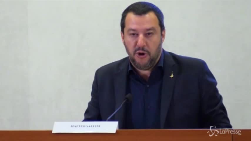 Salvini: “Con i soldi presi alla mafia pattuglieremo i litorali”