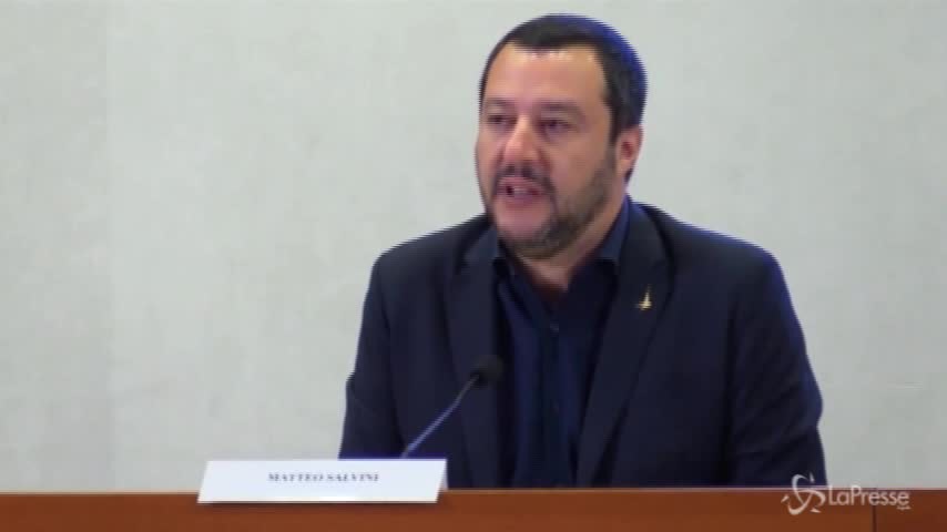 ‘Spiagge sicure’, il piano presentato da Salvini