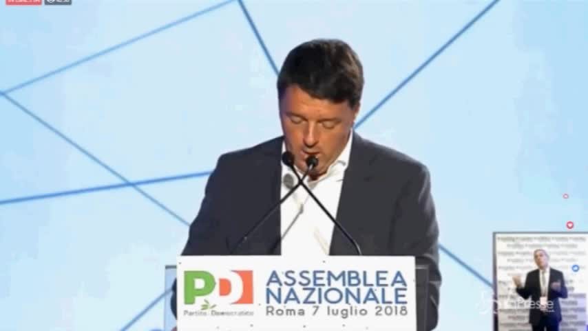 Assemblea Pd, Renzi: “Guidano il Paese coi tweet, egomania di Salvini”