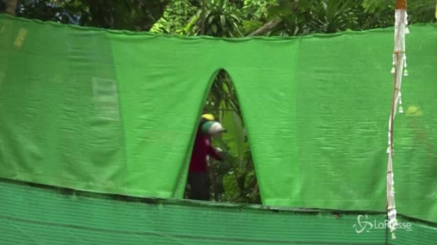 Thailandia: inizia l’evacuazione, stampa allontanata