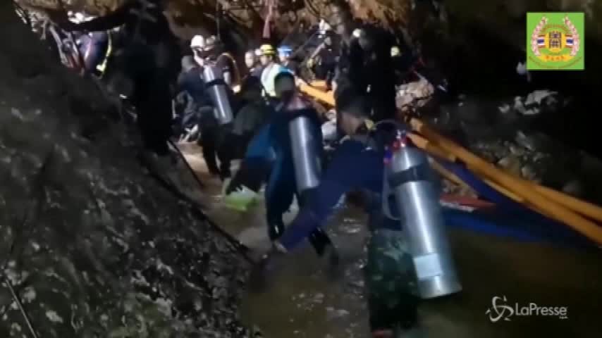 Thailandia, iniziato tentativo di salvataggio