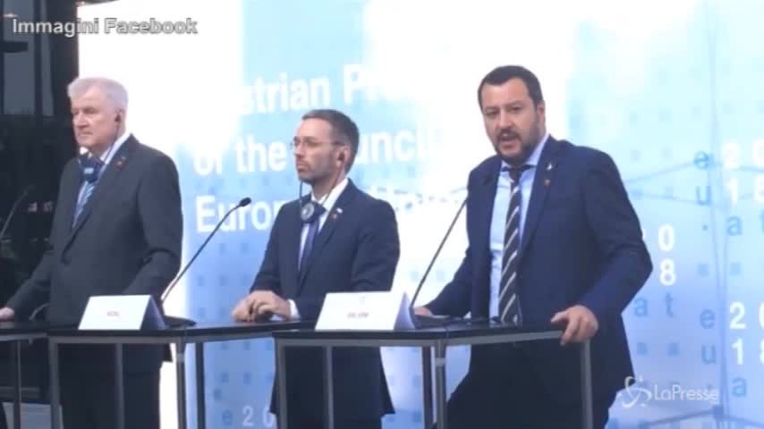 Migranti, Salvini: “L’Europa cambi marcia”