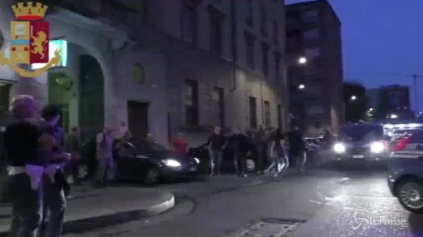 Torino, blitz della polizia al centro sociale Askatasuna: 9 arresti