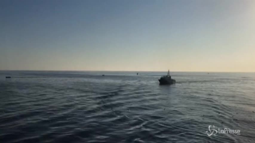 Migranti, svuotato il barcone diretto a Lampedusa