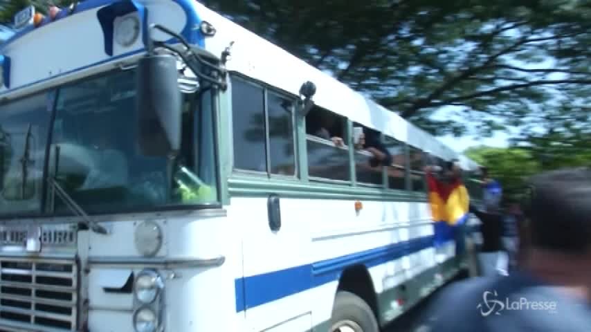 Nicaragua, sono usciti dalla chiesa gli studenti assediati dai filogovernativi