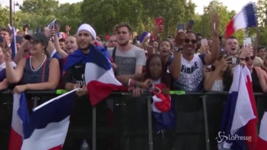 Francia campione del Mondo: l’incontenibile gioia di Parigi