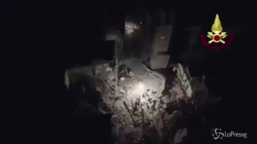 Terremoto ad Amatrice, il video dei vigili del fuoco: “Passano gli anni resta il ricordo”