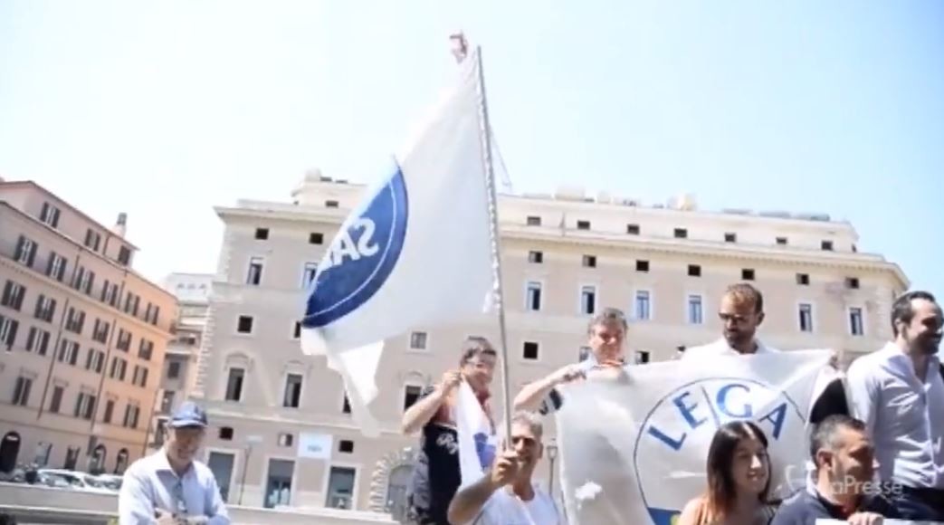 Fondi Lega, Di Battista: “Restituiscano tutti i soldi”