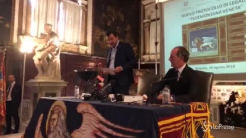 Diciotti, Salvini: “Ho altri due capi d’imputazione, sono medaglie”